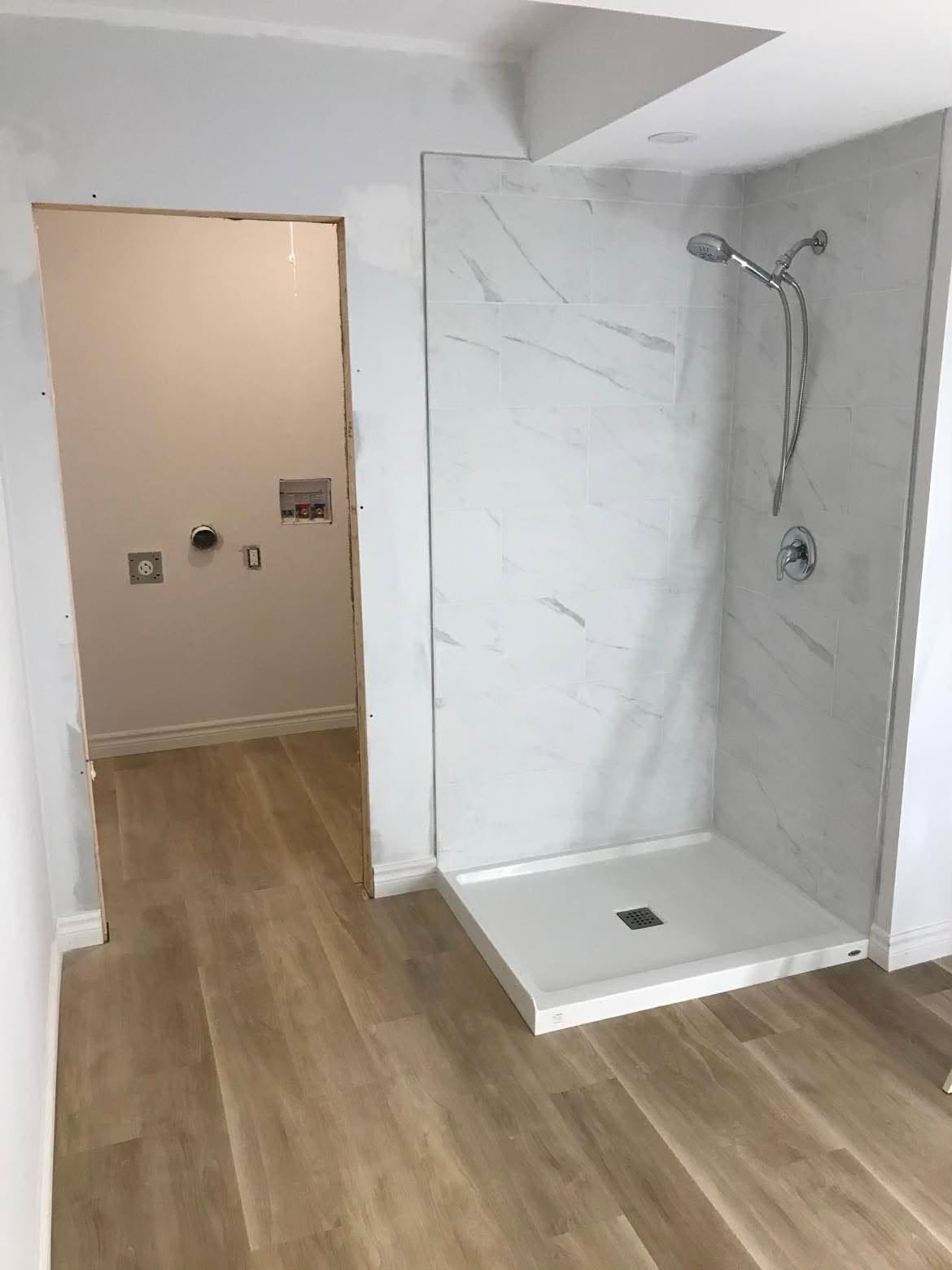 Bathroom tiling contractor