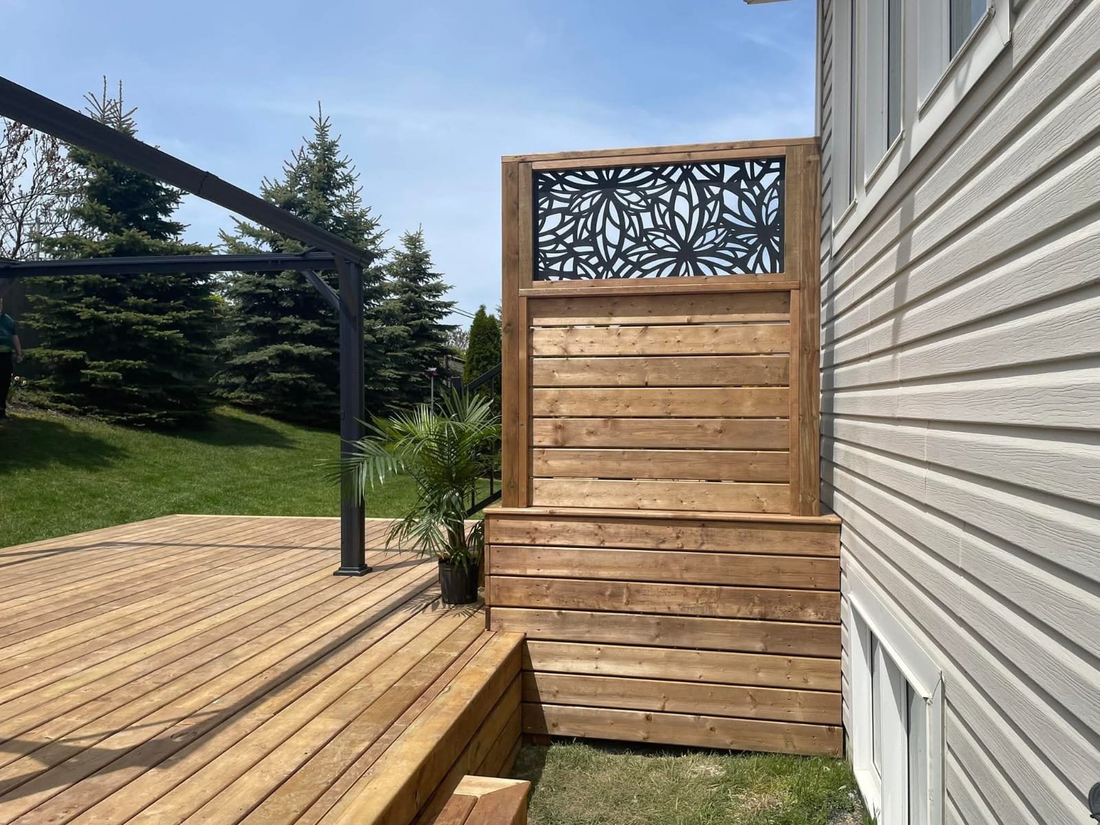 Full Perimeter Privacy Fence wasaga beach on
