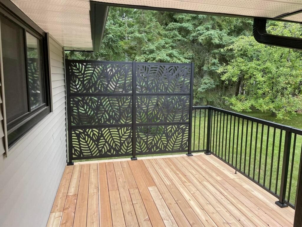 custom backyard privacy screen wasaga beach phoenix decks