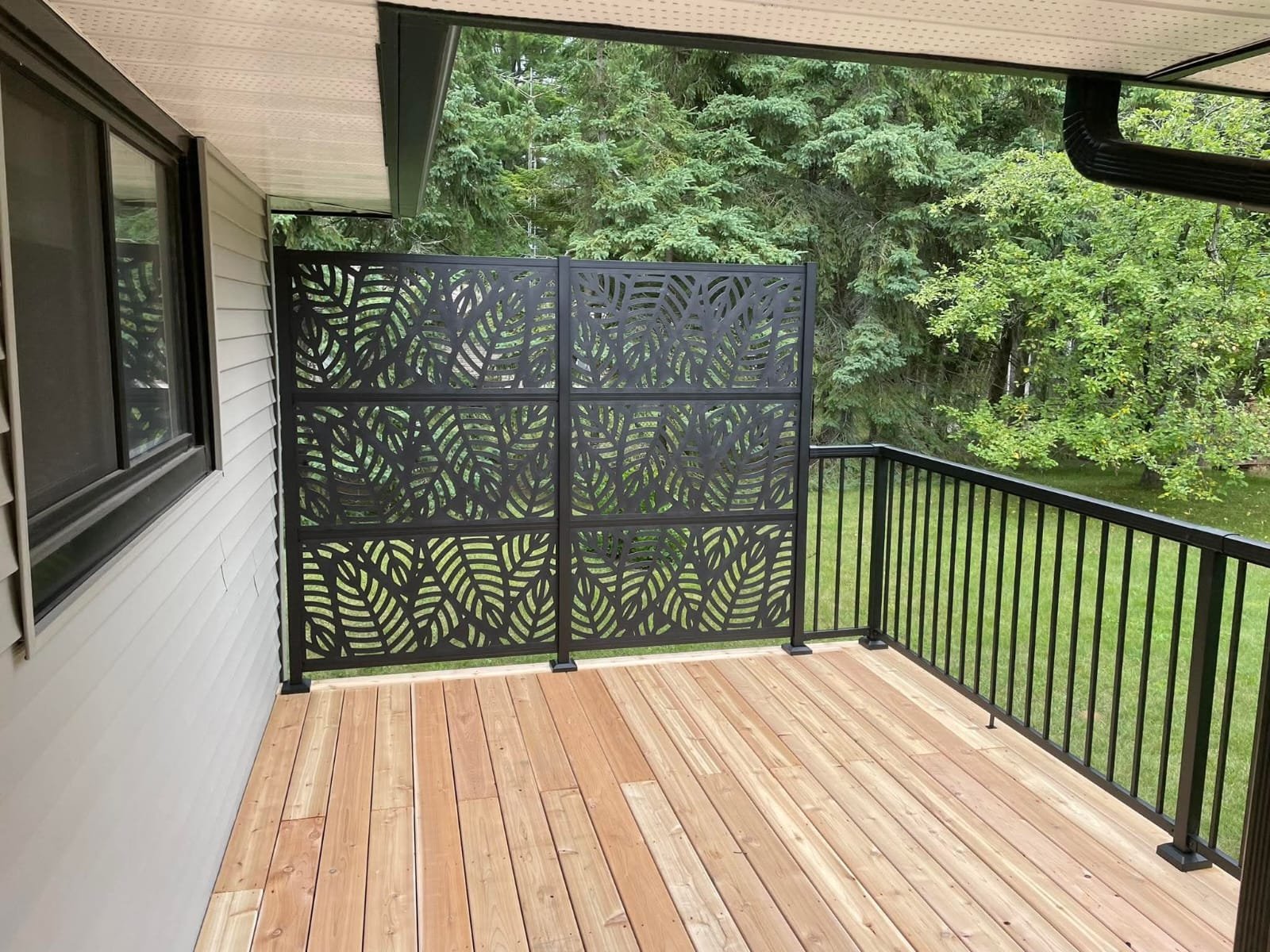 custom backyard privacy screen wasaga beach phoenix decks